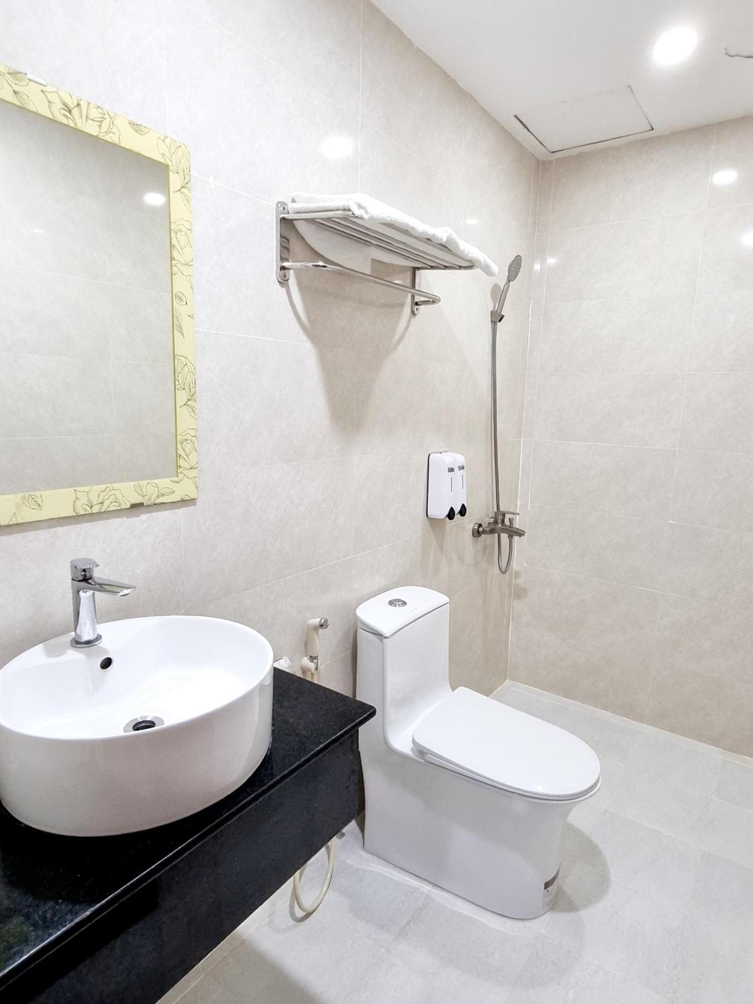 Minh Khue Hotel หวินห์ลอง ภายนอก รูปภาพ